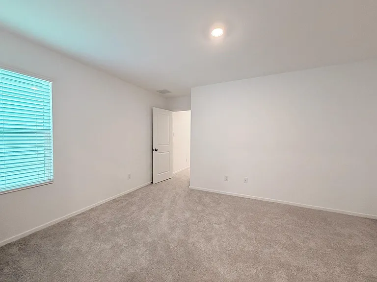 945 Pertuso Ln — Photo 8