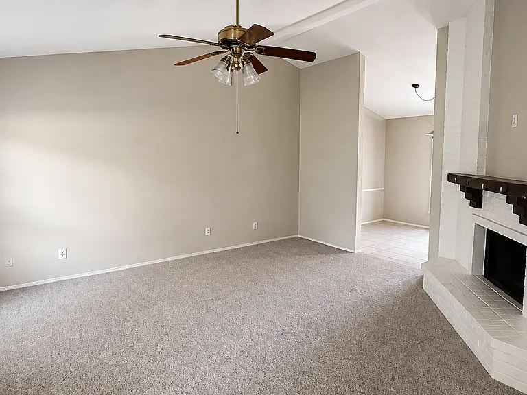 1508 Finley Dr — Photo 2