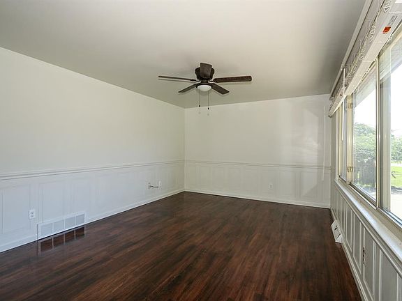4th image of 690 Wayskin Dr