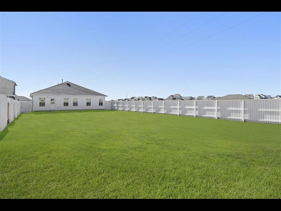 2nd image of 261 Hortus Dr