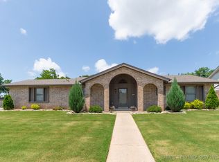 606 N Gum St, Jenks, OK 74037