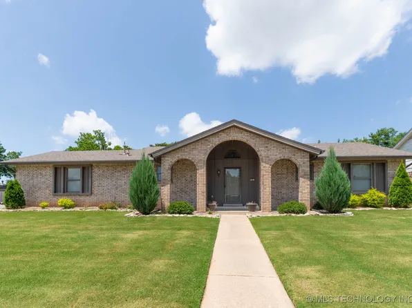 606 N Gum St, Jenks, OK 74037