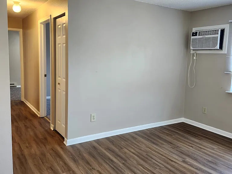 2104 Lincoln Ave #2F — Photo 2