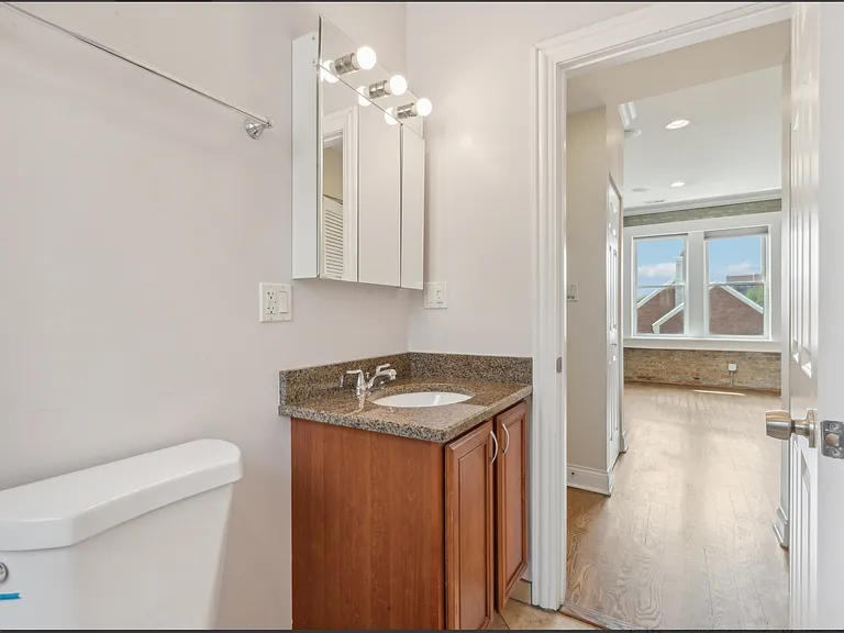 6146 N Ravenswood Ave — Photo 10