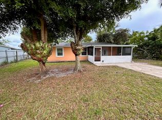 4316 Pine St, West Palm Beach, FL 33406