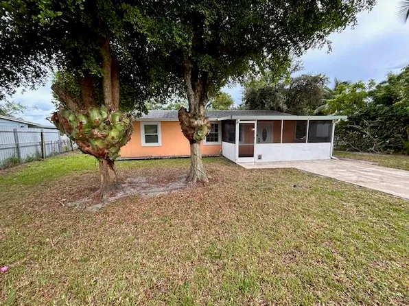 4316 Pine Street, West Palm Beach, FL 33406