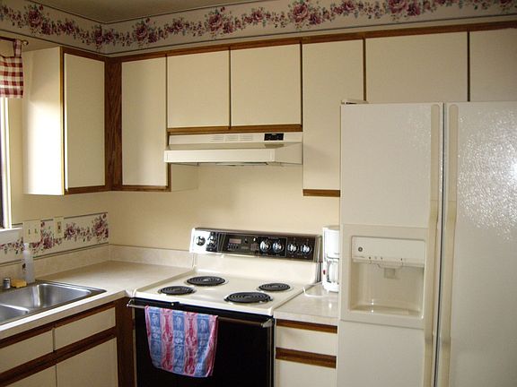 Kitchen main floor