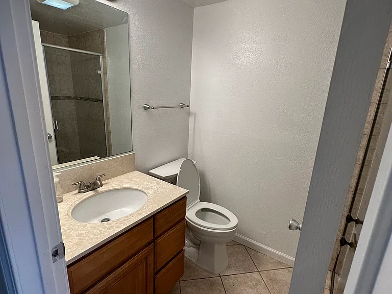704 Windward Ct — Photo 23