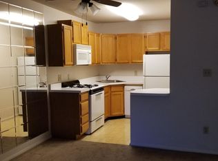 115 Twin Oaks Dr APT 114, Joliet, IL 60431