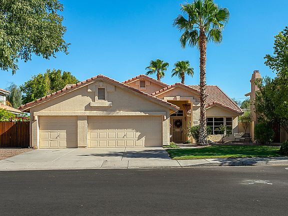 3rd image of 3801 E Windsong Dr