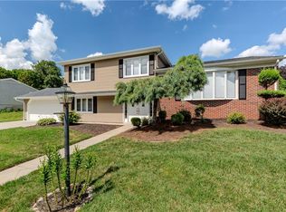 8 Sturbridge Ave, Smithfield, RI 02828