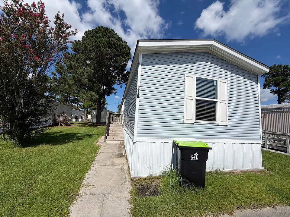 219 Marie St