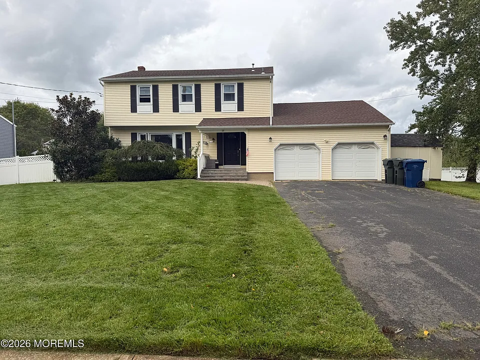 19 Fieldstone Ln