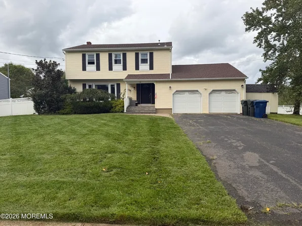 19 Fieldstone Ln, Ocean, NJ 07712