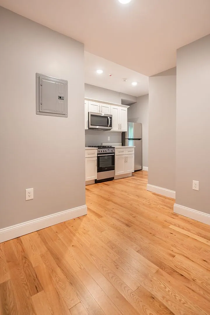 293 Fayette St — Photo 3