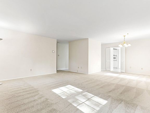 5th image of 12605 Cedarbrook Ln