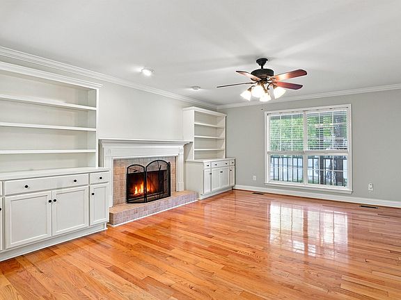 4th image of 216 Forest Pkwy