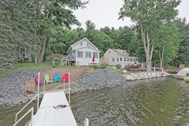 4th image of 54 HARRIMAN RD