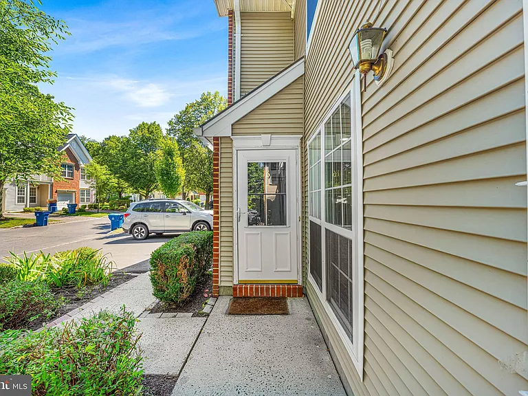 16 Lee Ct — Photo 6