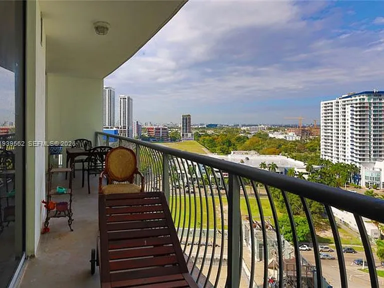 1750 N Bayshore Dr #1711 — Photo 37