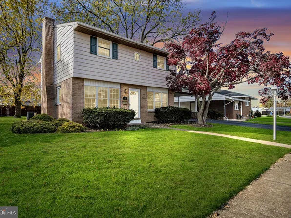 608 Robert St, Mechanicsburg, PA 17055