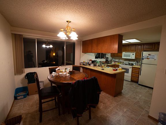 4th image of 712 216th Pl NE