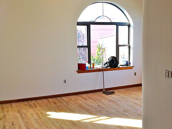 2nd image of 432 Graham Ave #4
