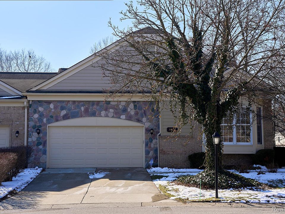 1st image of 39615 Muirfield Ln