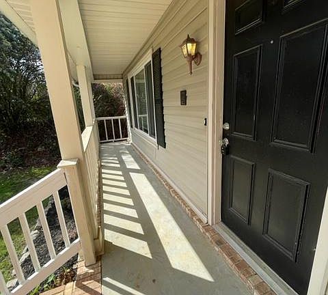 3rd image of 4555 Glennwood Dr