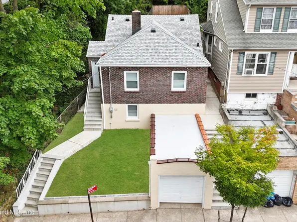 832 Van Duzer St, Staten Island, NY 10304