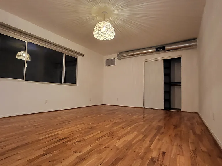 667 Flower Ave #1 — Photo 10