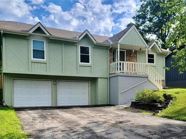 521 NE Karapat Dr, Kansas City, MO 64155