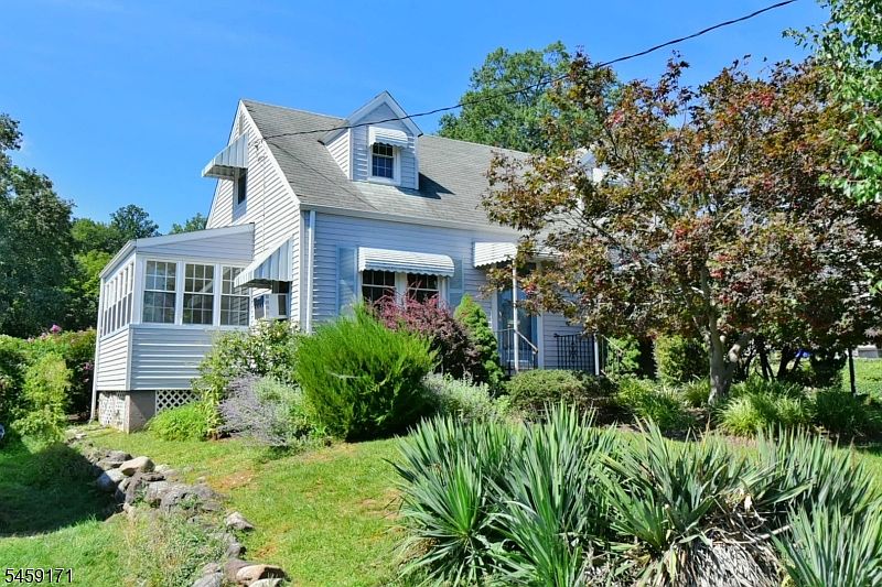 1st image of 12 Woodside Ave