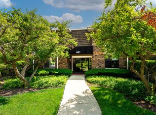 451 Raintree Ct UNIT 1C, Glen Ellyn, IL