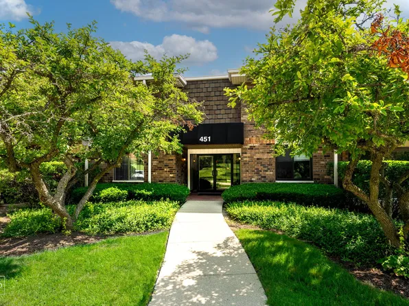 451 Raintree Ct Unit 1C, Glen Ellyn, IL 60137