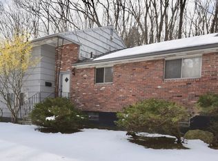 2 Valley Hill Ln, Worcester, MA 01609