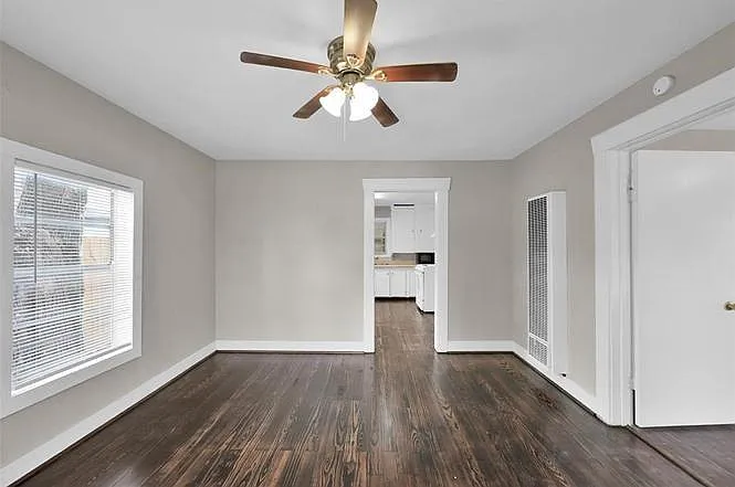 4208 Delhi St — Photo 8