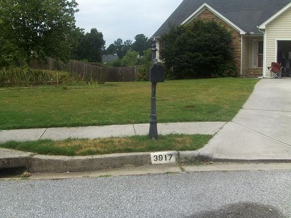 5th image of 3917 Rock Hollow Dr