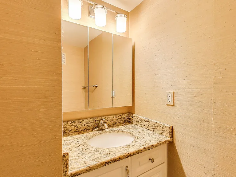 1337 Crockett Ln — Photo 15