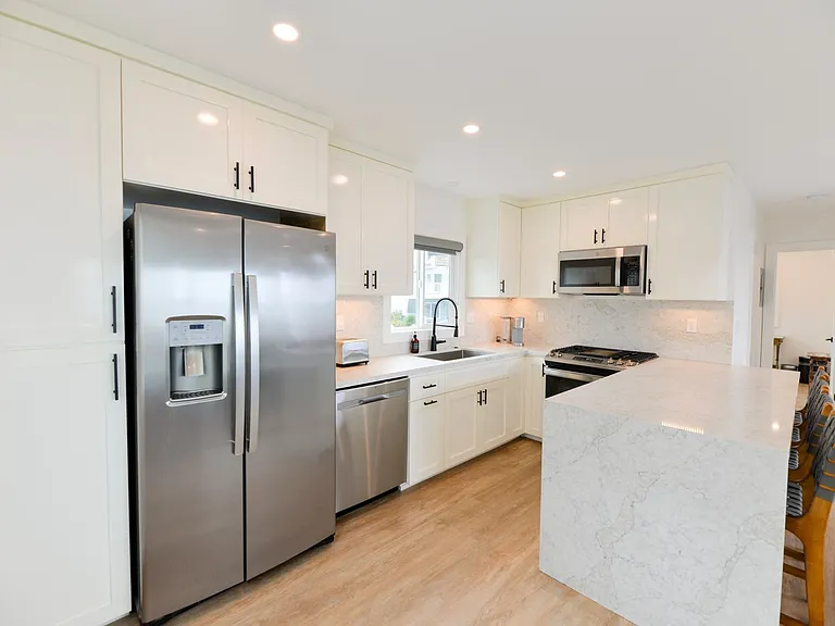 428 Monterey Ln. — Photo 6