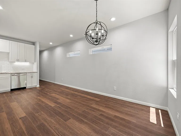 4933 Dalhart Dr — Photo 14