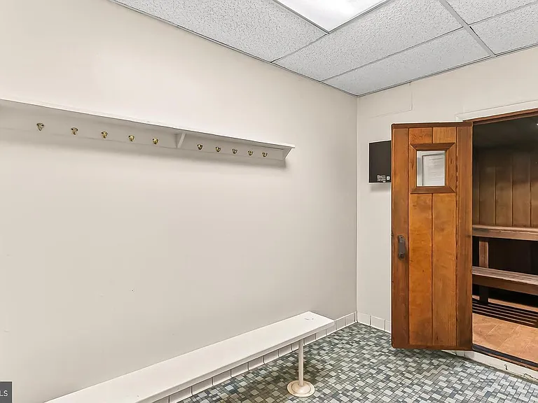 501 Slaters Ln #513 — Photo 31