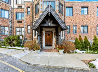 47 Lafayette Pl APT 4C, Greenwich, CT 06830