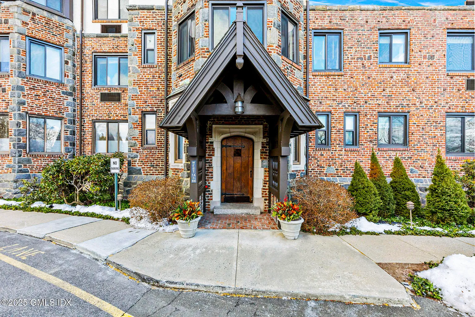 47 Lafayette Pl APT 4C photo 1