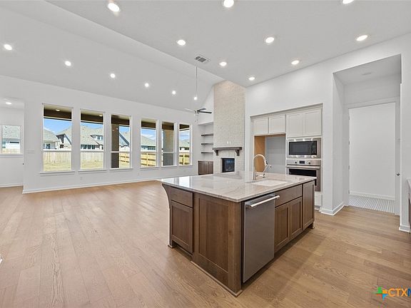 5th image of 121 Ribera Dr