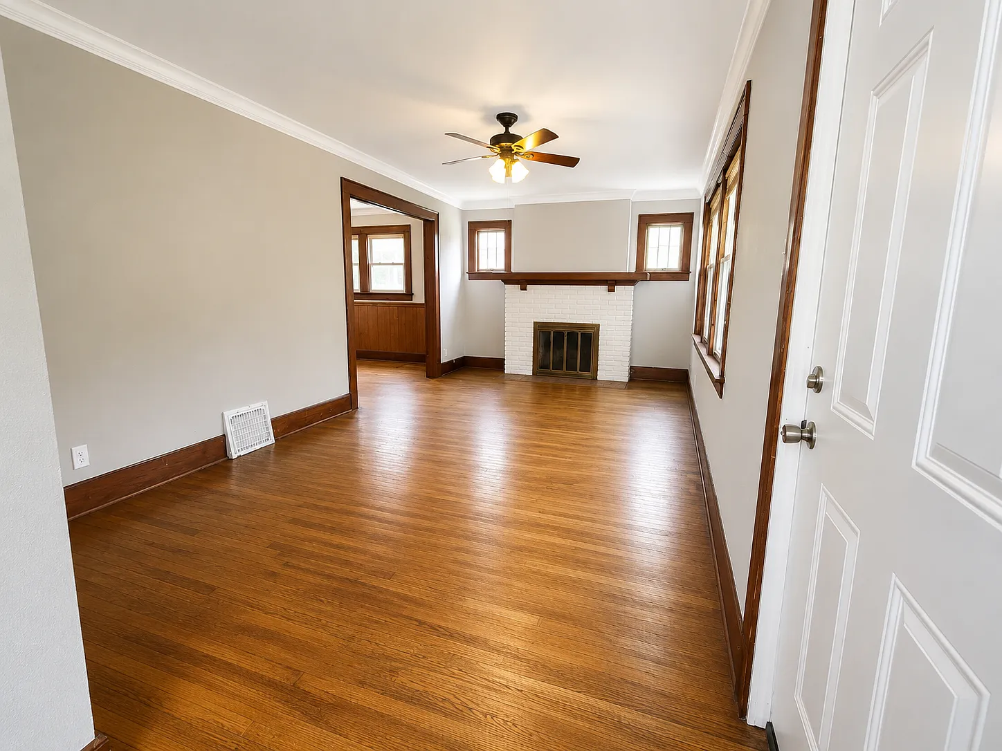 407 E Archer — Photo 3