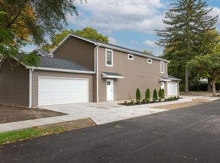 1105 Edwardsburg Ave, Elkhart, IN