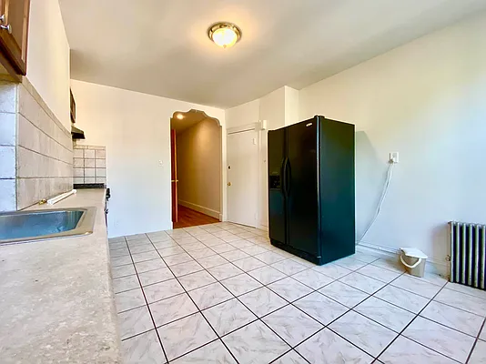 Rented by Capri Jet Realty Corp | media 4