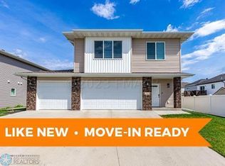 788 Albert Dr W, West Fargo, ND 58078