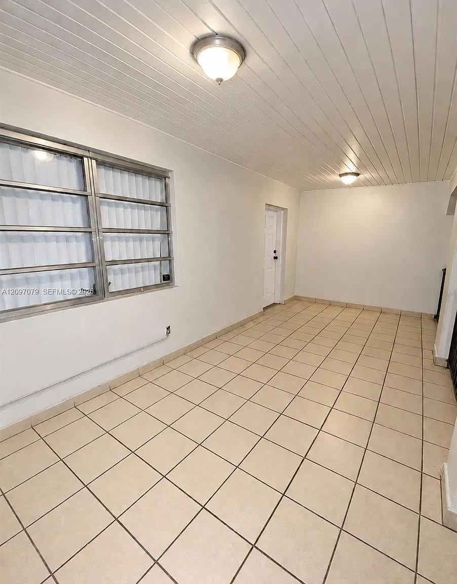 Hialeah 3rd Addn — Photo 2